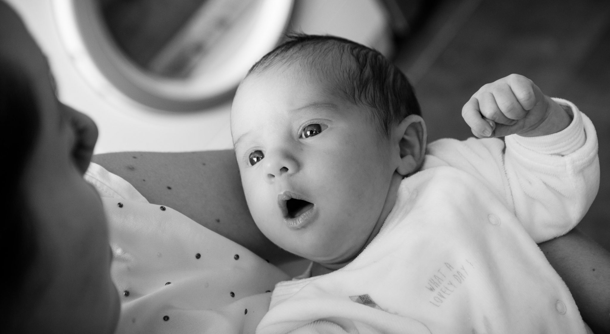 bébéregardemamanséancephotosnaissancephotographeherblaycergypontoiseparis mariage