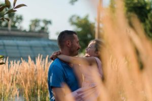 un père avec sa fille